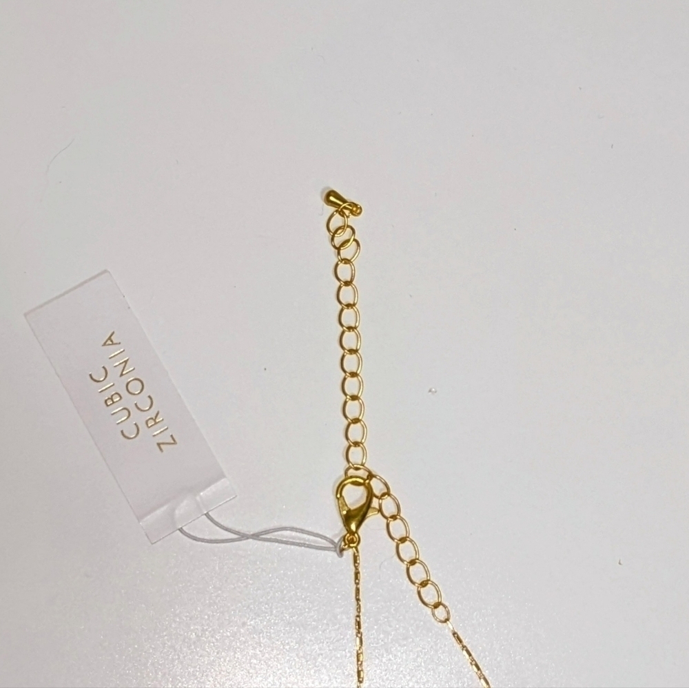 Gold Filigree Teardrop Necklace w Diamond - Picture 3 of 4